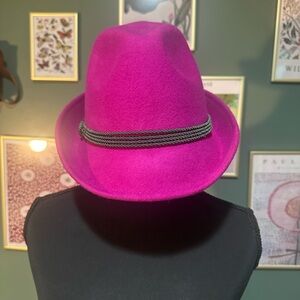 ❤️‍🔥Deep Purple Fedora Hat with Green Embellishment